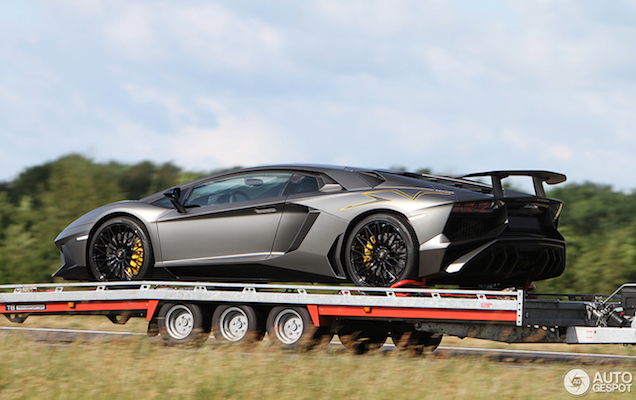Spot van de dag: Lamborghini Aventador SV op de trailer