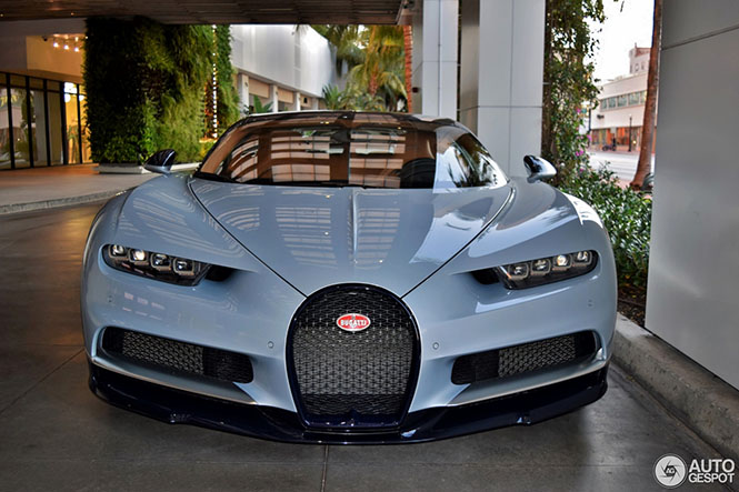 Bugatti Chiron heeft twee puisten op zijn kont