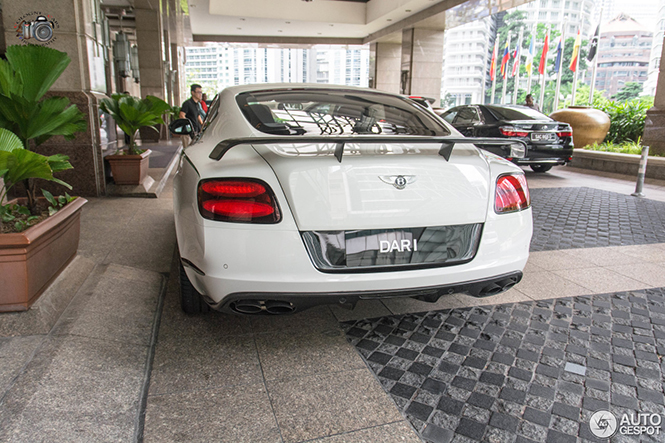 Bentley Continental GT3-R laat zijn spieren zien in Maleisië