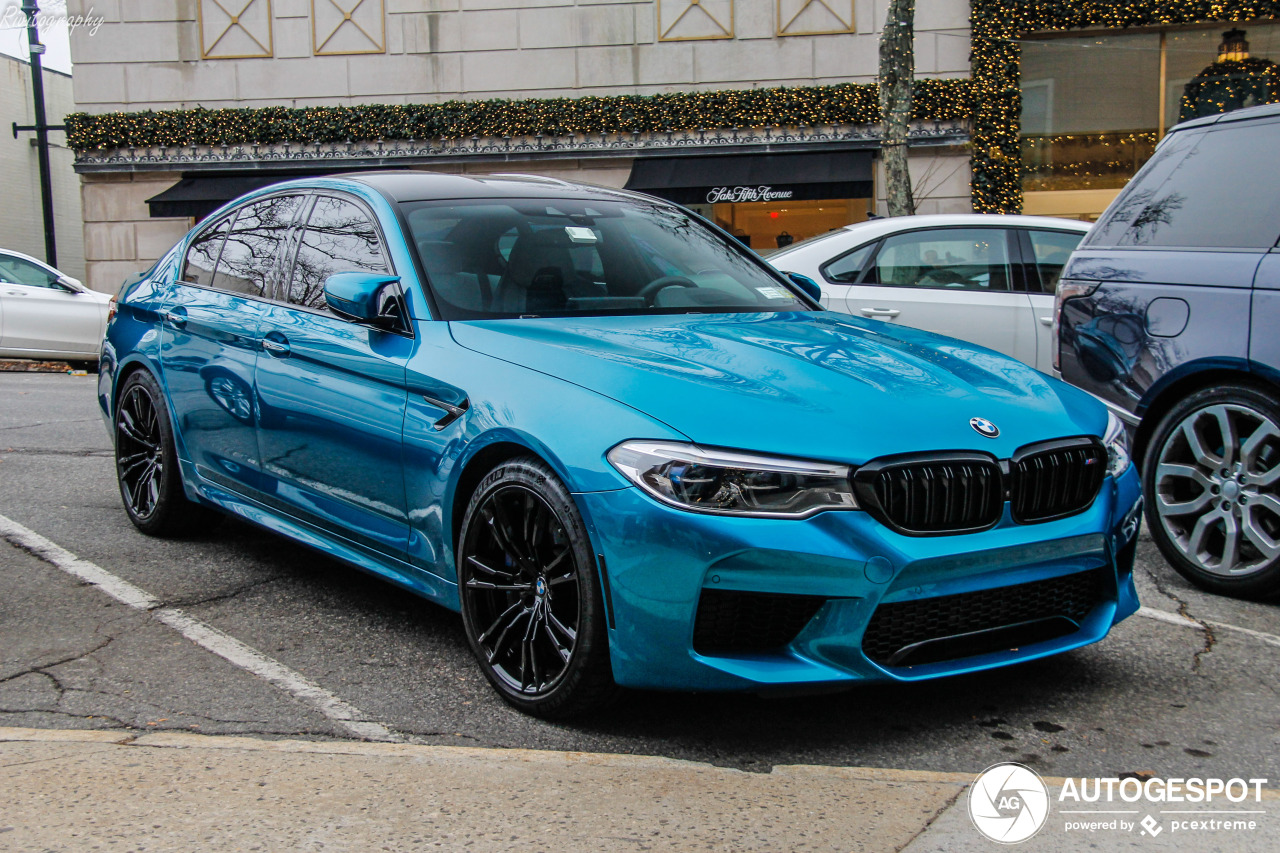 Prachtig gekleurde M5 F90 gespot in Greenwich, Connecticut