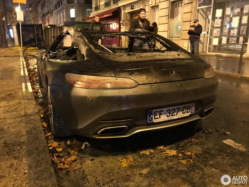 巴黎大暴动：梅塞德斯-AMG GT S 难逃一劫