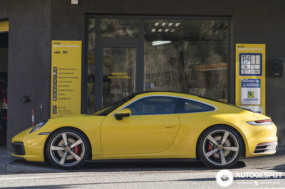 Porsche 992 Carrera 4S laat ook zijn gezicht zien