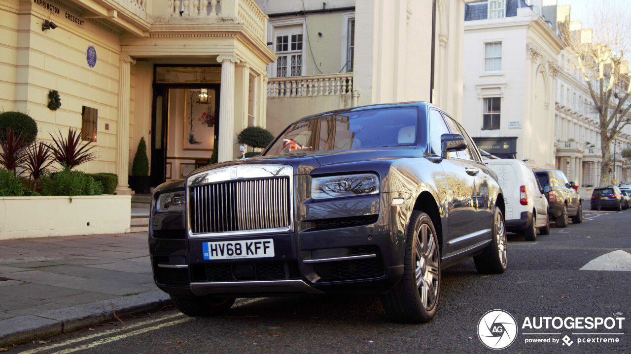 Rolls-Royce Cullinan doet het best goed in Londens straatbeeld