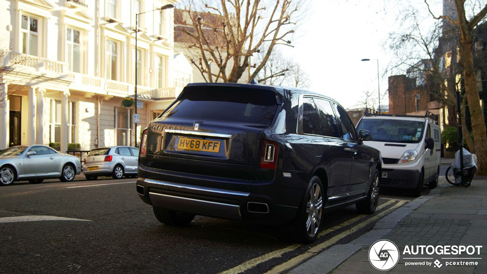 Rolls-Royce Cullinan doet het best goed in Londens straatbeeld