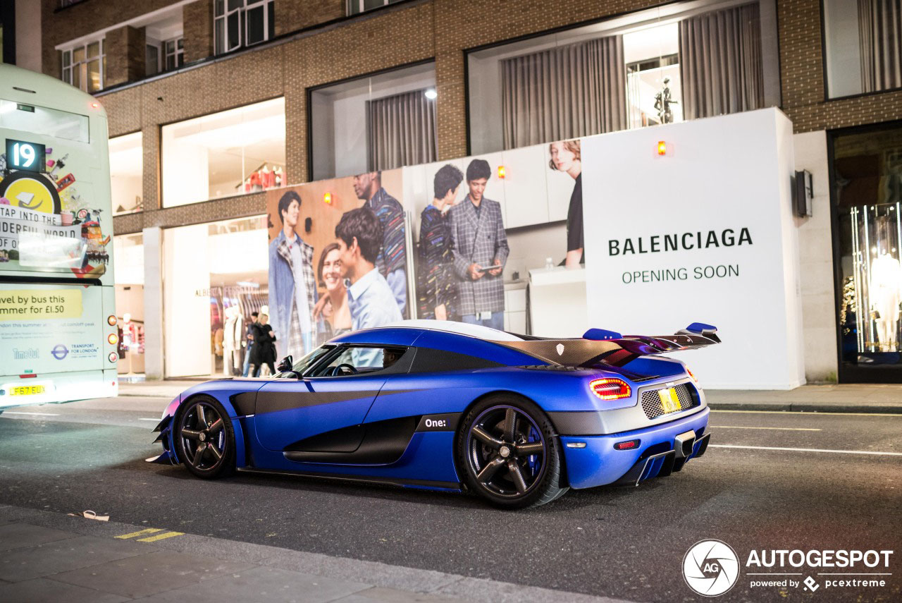 Nachtelijk Londen verrast met Koenigsegg One:1