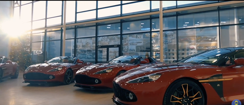 Filmpje: iemand is gelukkig met viermaal Aston Martin Vanquish Zagato 