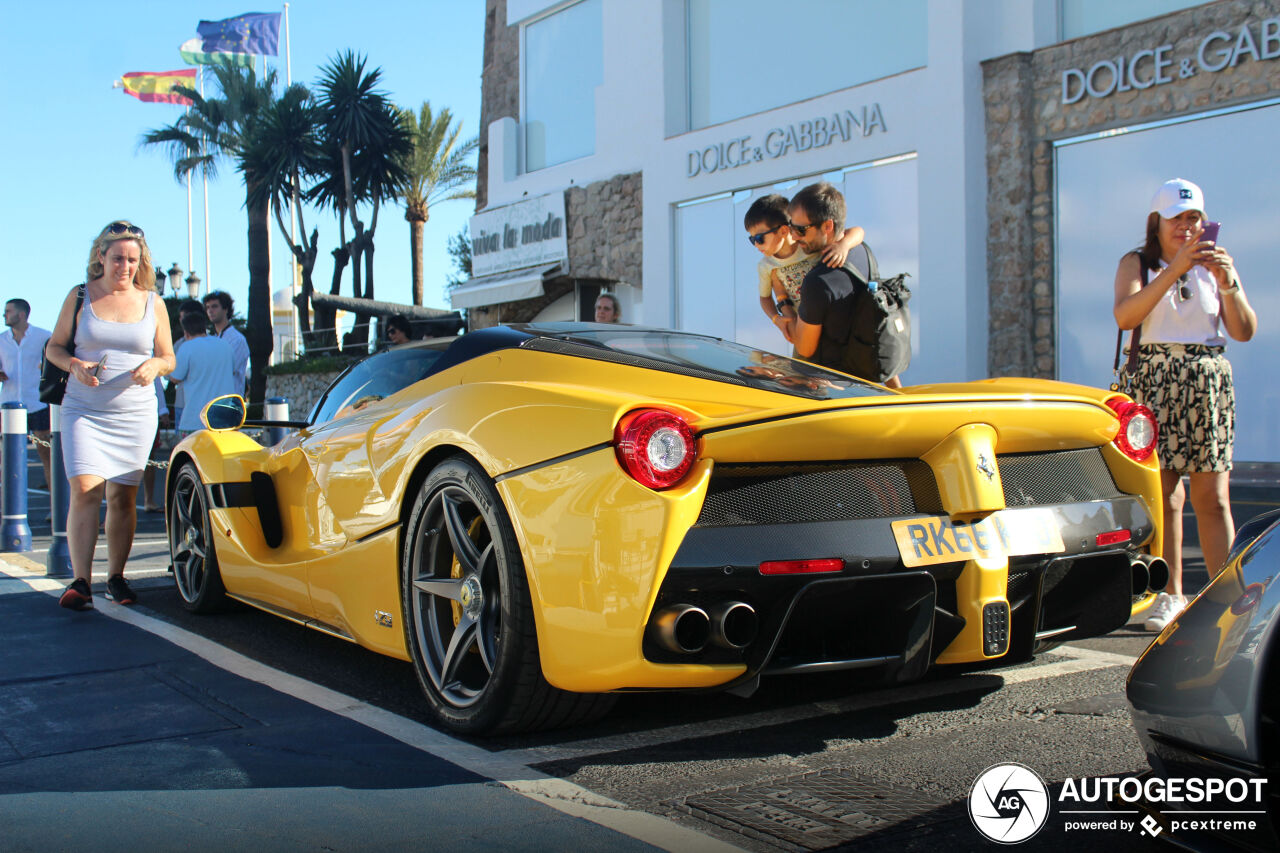 Gele LaFerrari Aperta had goed gezelschap in Marbella