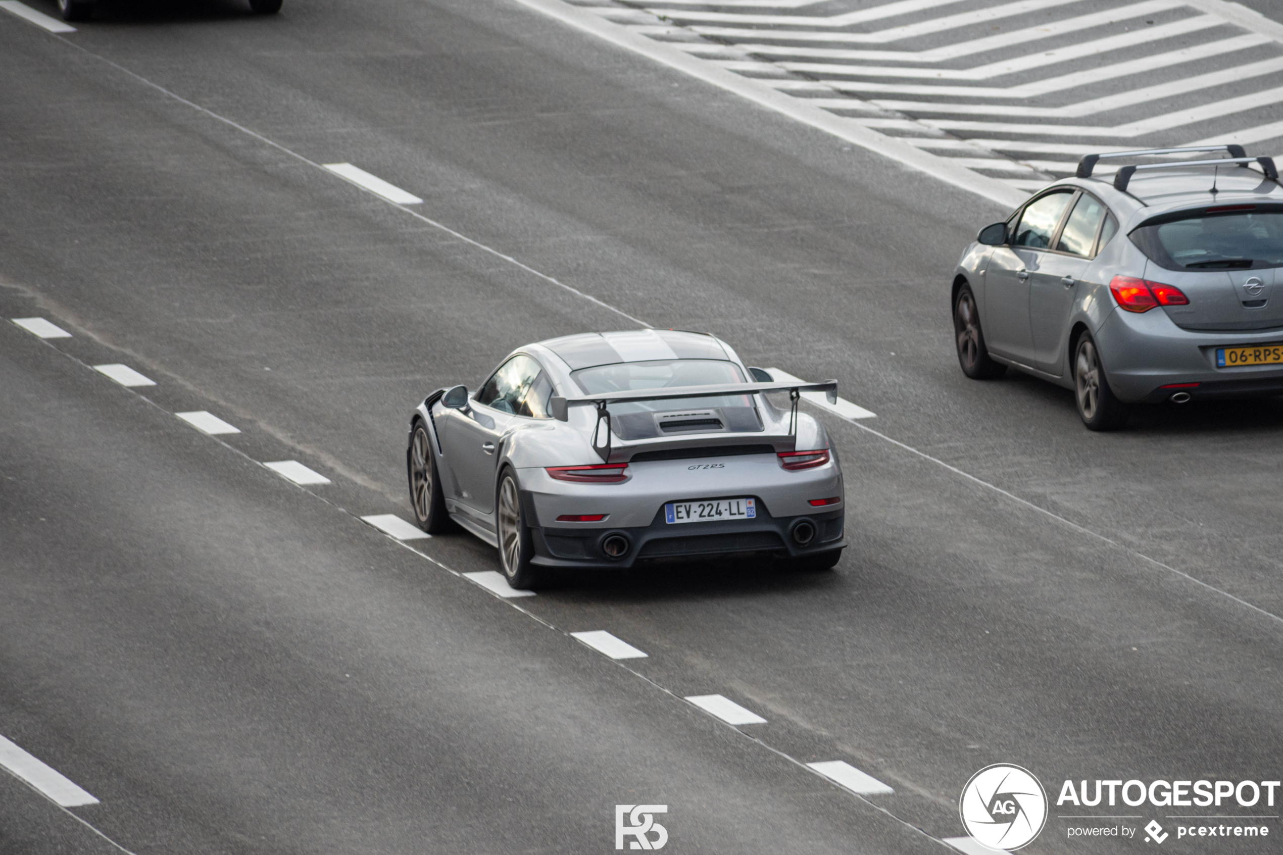 Porsche 991 GT2 RS stuitert imposant over de Belgische wegen
