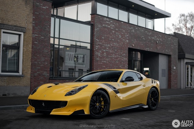Spot van de dag: Gele Ferrari F12tdf op Hollandse platen